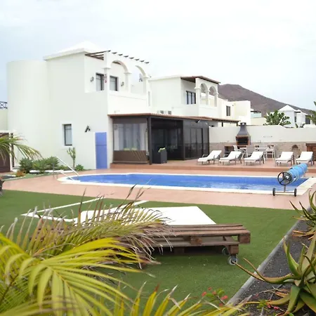 Casa Mabel * פלאיה בלנקה